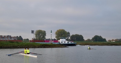 20251011-skiff-dubbeltwee 20251011-skiff-dubbeltwee