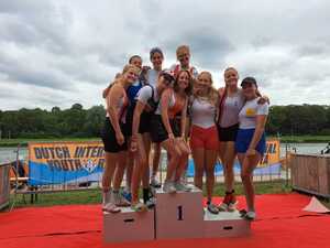 9-op-het-podium