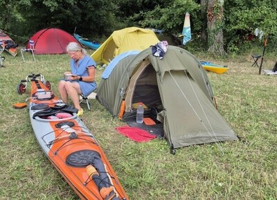 henny-op-kajaktrektocht